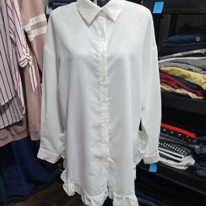 Elegant White Blouse with Ruffle Hem